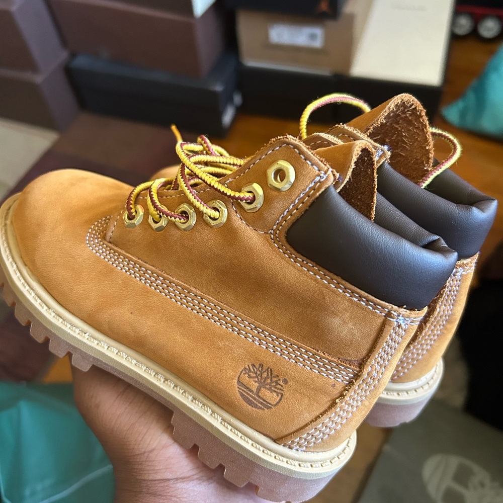 Timberland shoes kids size 10 toddlers